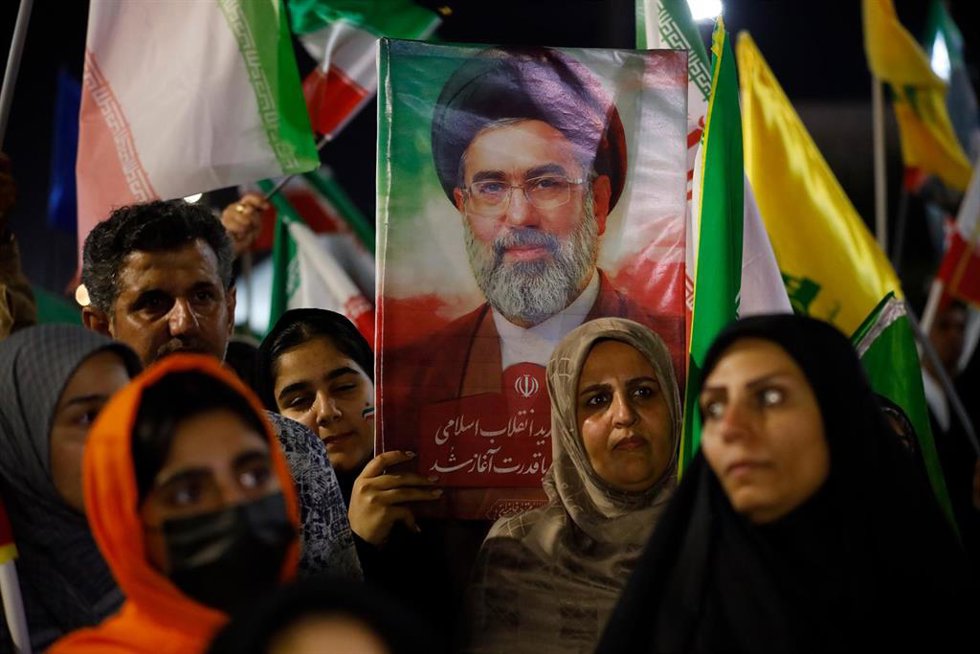 Concentración en apoyo del líder supremo de Irán, Mojtaba Jamenei.  