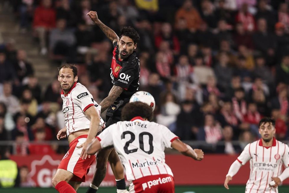 Samu Costa, en un partido con el RCD Mallorca.