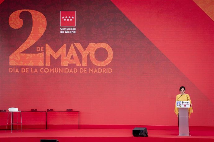 Archivo - La presidenta de la Comunidad de Madrid, Isabel Díaz Ayuso, interviene durante la entrega de las Grandes Cruces de la Orden del Dos de Mayo, en la Puerta del Sol de Madrid, a 2 de mayo de 2025, en Madrid (España). 