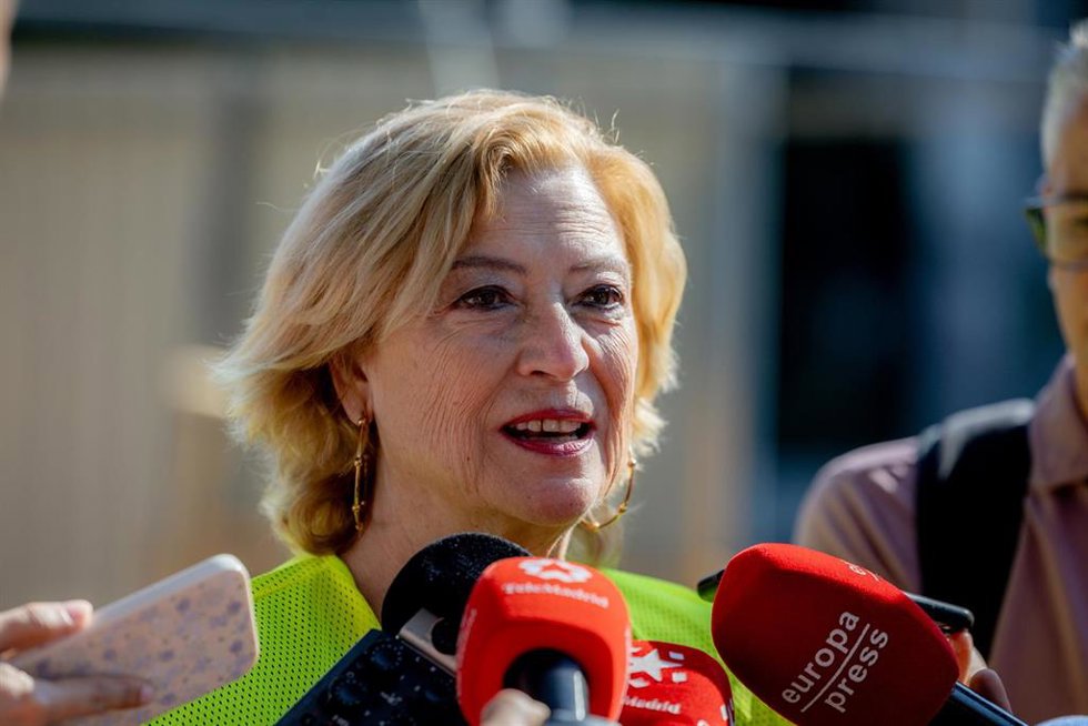 Archivo - La delegada de Obras y Equipamientos, Paloma García Romero, atiende a los medios tras supervisar el inicio de la segunda fase de las obras de Parque Castellana, a 4 de agosto de 2025, en Madrid (España). El proyecto ‘Parque Castellana’ producirá