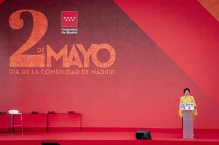 Archivo - La presidenta de la Comunidad de Madrid, Isabel Díaz Ayuso, interviene durante la entrega de las Grandes Cruces de la Orden del Dos de Mayo, en la Puerta del Sol de Madrid, a 2 de mayo de 2025, en Madrid (España). El Consejo de Gobierno de la Co
