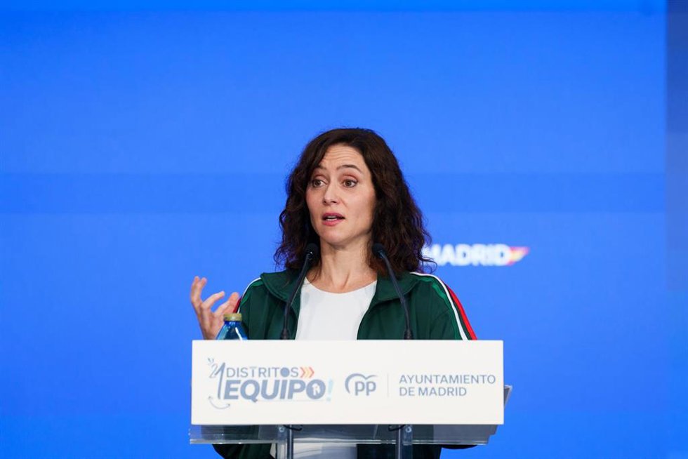 La presidenta de la Comunidad de Madrid y del PP de Madrid, Isabel Díaz Ayuso, durante su participación en la Jornada Entre Distritos del PP de Madrid, en los Viveros de Empresas de Carabanchel, a 25 de abril de 2026,