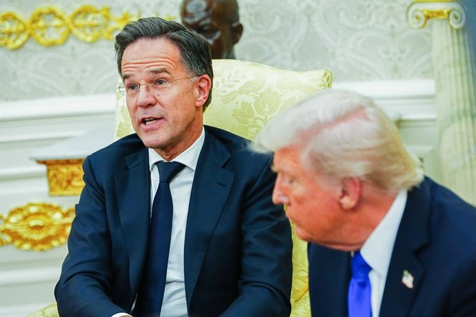 Archivo - Arquivo - 22 de outubro de 2025, Washington, Distrito de Columbia, EUA: Mark Rutte, secretário-geral da Organização do Tratado do Atlântico Norte (OTAN), discursa durante encontro com o presidente dos Estados Unidos, Donald J. Trump, no Salão Ov