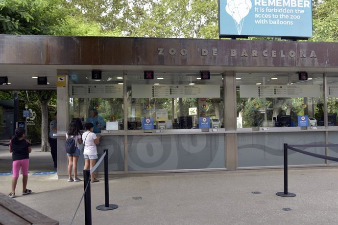 Archivo - Arxiu - Entrada del Zoo de Barcelona.