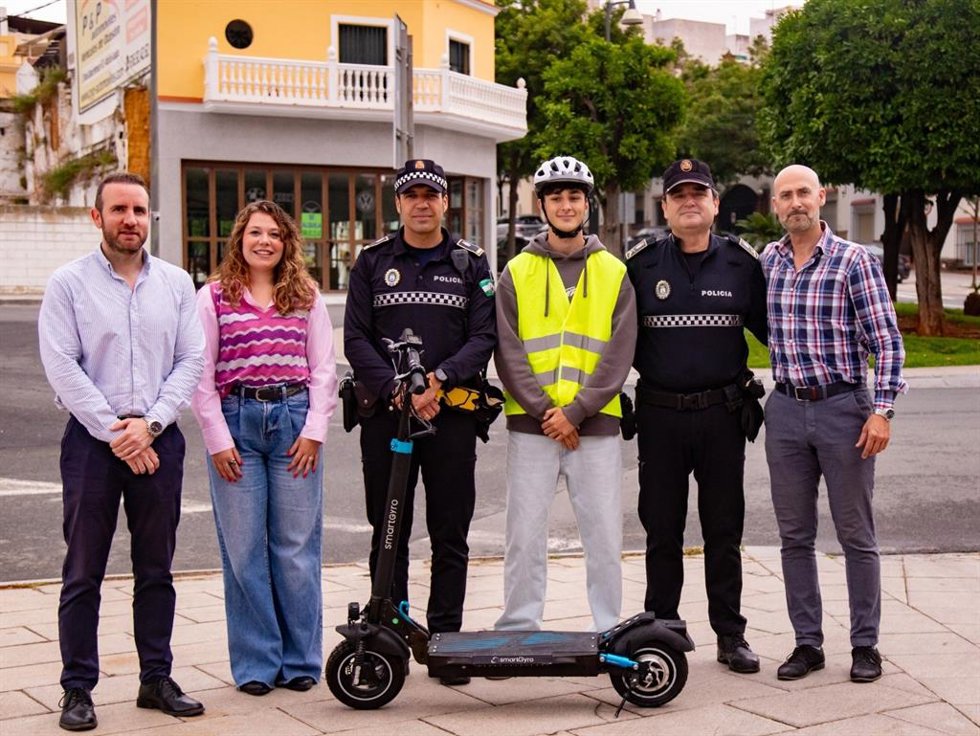El Ayuntamiento de Alcalá de Guadaíra (Sevilla) lanza una campaña de concienciación sobre el uso responsable de los vehículos de movilidad personal, conocidos popularmente como patinetes.