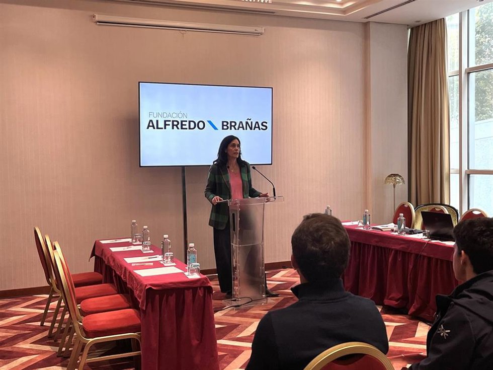 La secretaria general del PPdeG, Paula Prado, en la apertura del I Torneo de Debate de la Fundación Alfredo Brañas, en Santiago de Compostela, a 2 de mayo de 2026.