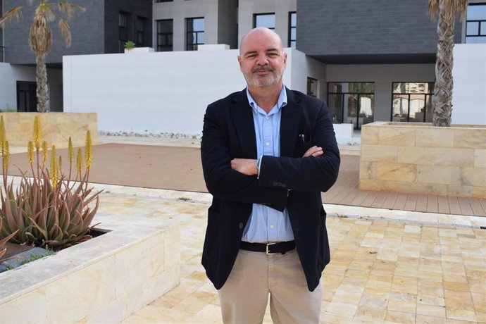 José Luis Ruiz Real, catedrático de la Universidad de Almería y director del curso de verano sobre agroturismo.