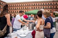Adelante Andalucía promete comedores públicos frente a la comida de multinacionales que "se forran"
