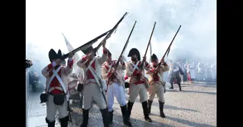 La Puerta del Sol viaja al pasado y revive su 2 de mayo de 1808 con una recreación del levantamiento pueblo madrileño