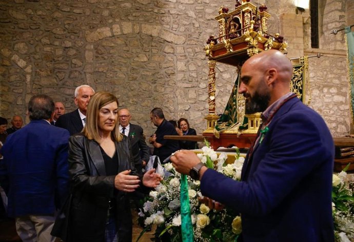 Cientos de lebaniegos asisten en la festividad de 'La Santuca'