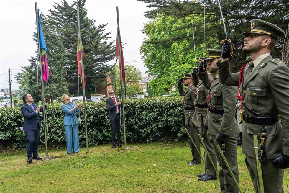 Centenares de camargueses y autoridades rinden homenaje a Pedro Velarde en su casa natal