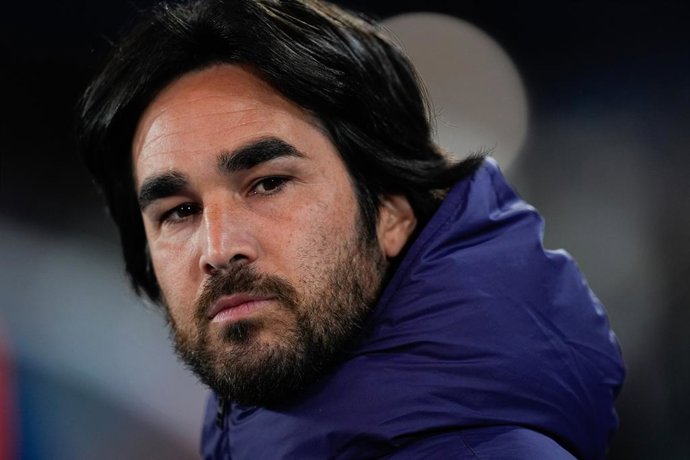 Archivo - Pere Romeu, head coach of FC Barcelona, looks on  during the Spanish Women League, Liga F, football match played between Real Madrid and FC Barcelona at Alfredo Di Stefano stadium on March 29, 2026, in Valdebebas, Madrid, Spain.