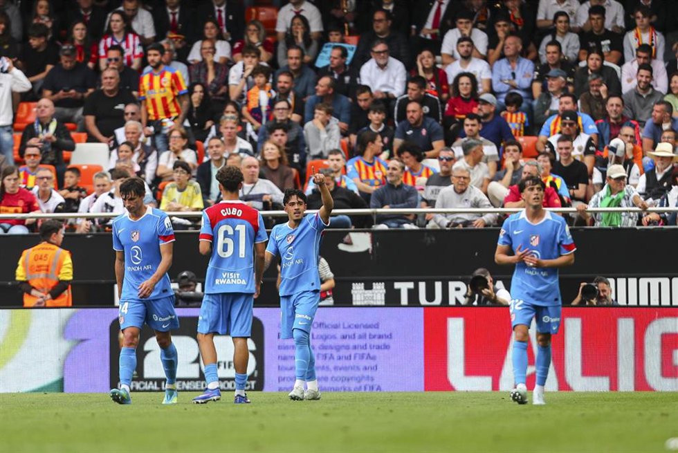 Iker Luque celebra un gol con el Atlético de Madrid.
