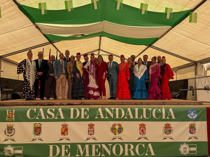 La presidenta del Govern, Marga Prohens, en el acto de inauguración de la Feria de Abril de Menorca.
