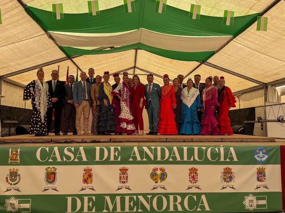 La presidenta del Govern, Marga Prohens, en el acto de inauguración de la Feria de Abril de Menorca.