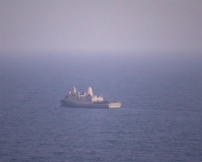 El buque de guerra 'USS New Orleans' en el mar Arábigo