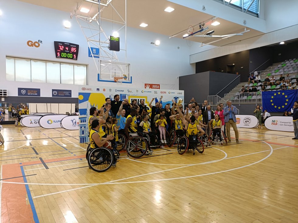 El CD Ilunion celebra la conquista de la Champions Cup 2026