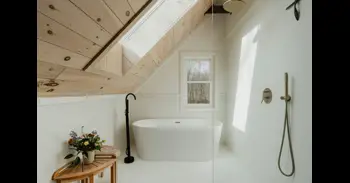Adiós a las duchas con mampara: la nueva tendencia inspirado en los spas