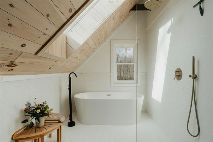 Adiós a las duchas con mampara: la nueva tendencia inspirado en los spas