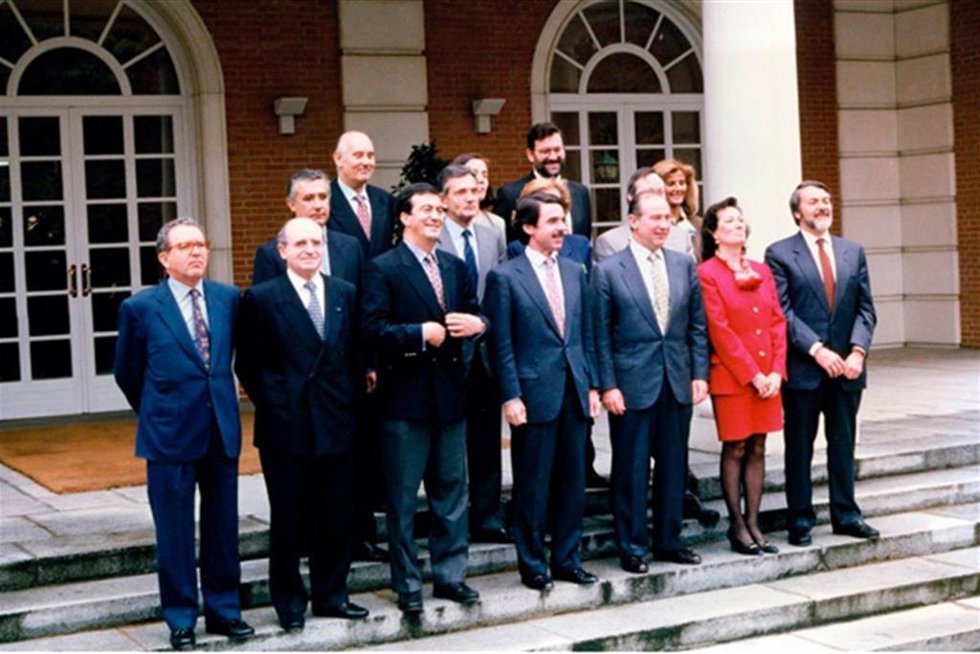 Gabinete de Gobierno de la primera legislatura de José María Aznar, aprobada por el Congreso de los Diputado el 4 de mayo de 1996.