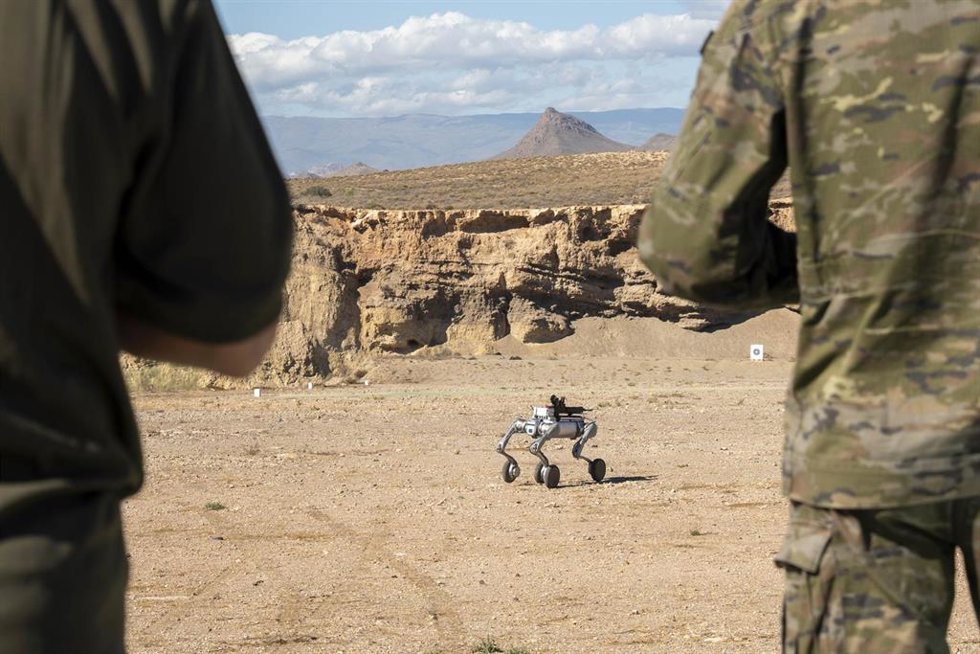 Archivo - El Ejército de Tierra realiza una demostración dinámica que integra sistemas robotizados en colaboración con la industria nacional en el Campo de Maniobras y Tiro 'Álvarez de Sotomayor' a 30 de octubre de 2025, en Viator, Almería (Andalucía, Esp
