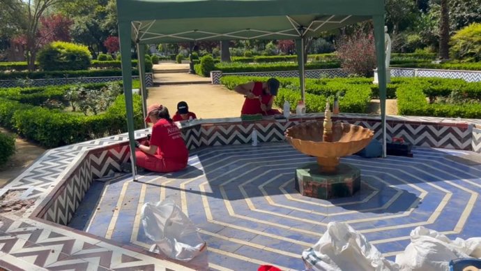 Trabajos en la Glorieta de la Concha, en el Parque de María Luisa de Sevilla.