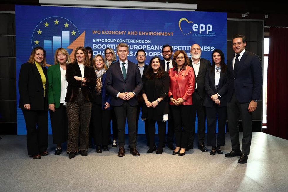Archivo - Foto de familia durante el encuentro del Grupo de Trabajo del EPP: 'Impulso de la Competitividad Europea, retos y oportunidades', a 16 de enero de 2026, en Valladolid, Castilla y León (España). 