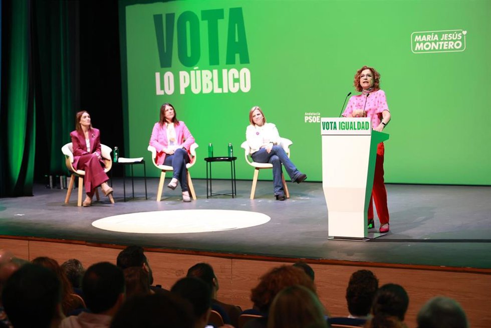 La candidata a la Presidencia de la Junta de Andalucía y secretaria general del PSOE-A, María Jesús Montero, interviene durante un encuentro sobre igualdad en Sevilla. A 02 de mayo de 2026, en Mairena del Aljarafe, Sevilla.