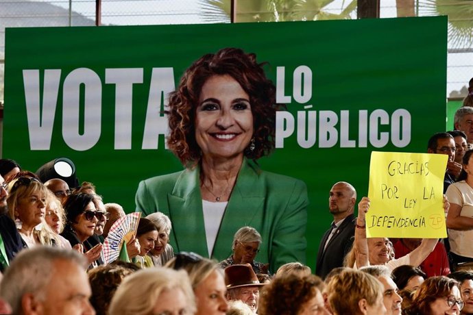 Asistentes al acto de campaña del PSOE celebrado en Cártama (Málaga). A 1 de mayo de 2026 en Cártama, Málaga (Andalucía, España). María Jesús Montero ha contado este viernes que es el primer día de campaña electoral en Andalucía de cara a los comicios del