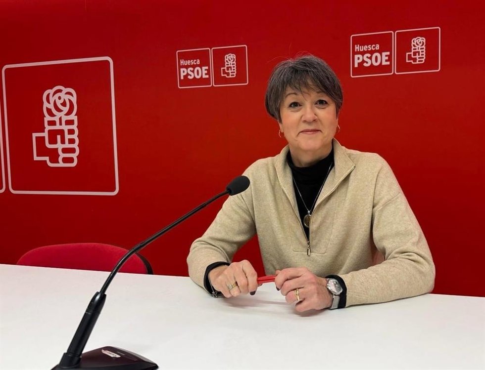 Archivo - La portavoz del PSOE en el Ayuntamiento de Binéfar, Rosa Altabás.