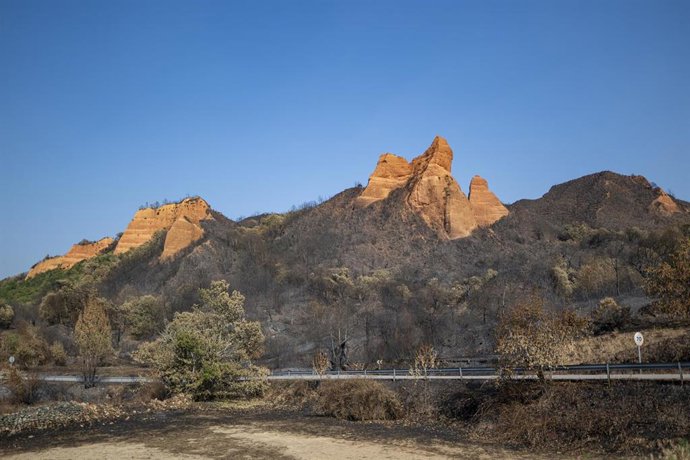 Archivo - Zona calcinada del paraje de Las Médulas, a 22 de agosto de 2025, en Las Médulas, Carucedo, León, Castilla y León (España). 