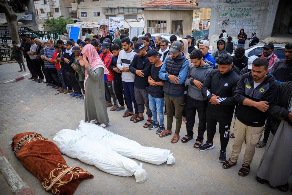Recepción de cadáveres en un hospital de la Franja de Gaza (archivo)