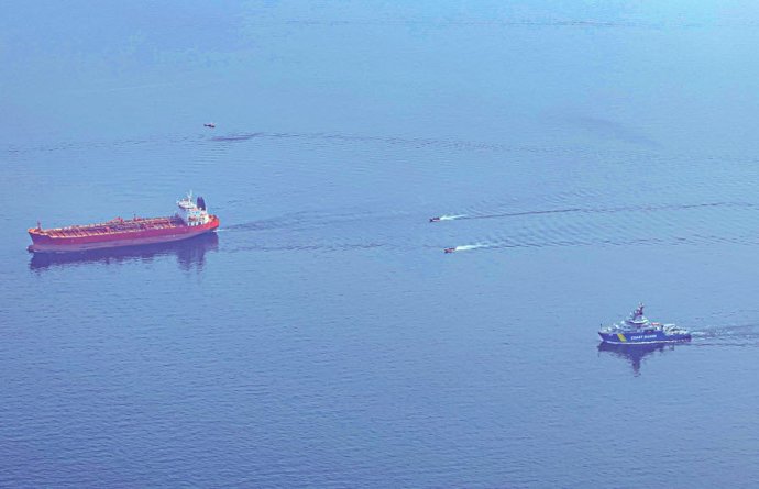 O navio “Jin Hui”, da “frota fantasma” russa, apreendido na Suécia