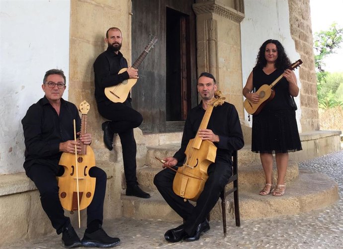 Archivo - Capella de Ministrers. De izquierda a derecha, Carles Magraner, Robert Cases, Fernando Marín y Beatriz Lafont.