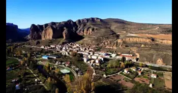 Diez personas realojadas por el derrumbre de un muro y hundimientos del terrenos en Nalda