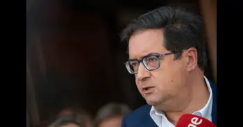 Óscar López no se cree encuestas que mantienen la absoluta de Ayuso: "La situación es incomprensible para que la voten"