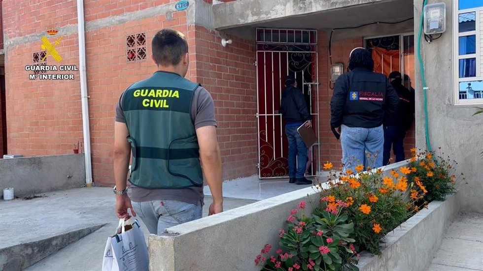 Uno de los agentes desplazados a Bolívar en el registro domiciliario del acusado por el asesinato del 'cuponero' de la Sierra.