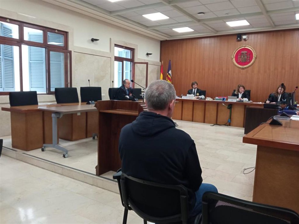 El acusado, en la vista preliminar celebrada en la Audiencia Provincial.