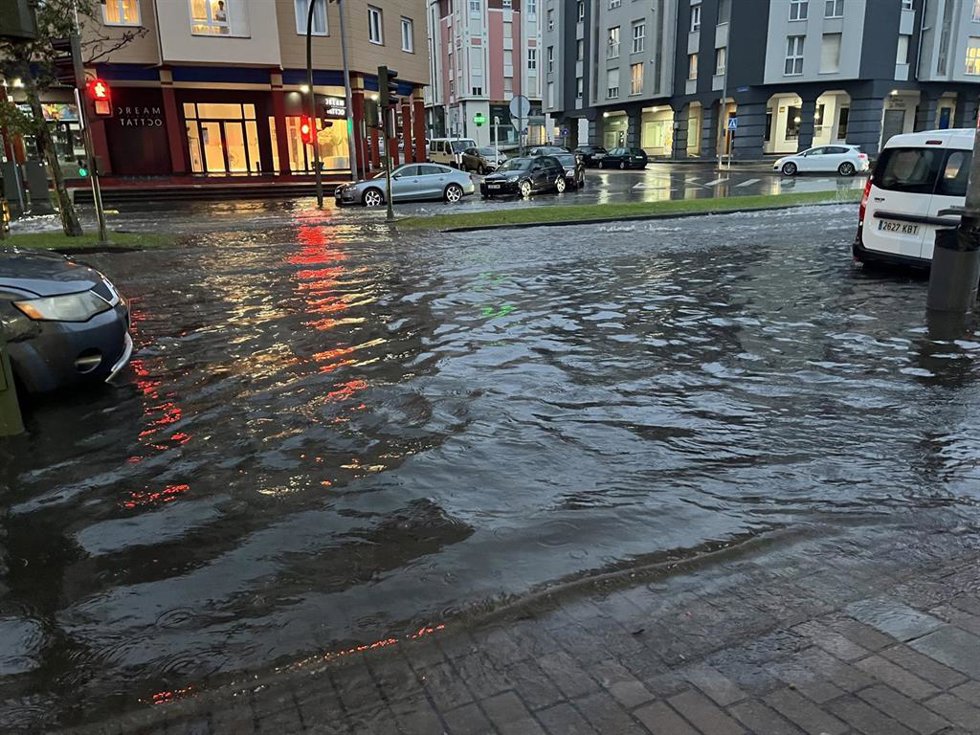 El barrio santanderino de El Alisal, inundado tras la tromba de agua del domingo, 3 de mayo de 2026