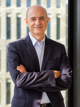 Archivo - El consejero director general de VidaCaixa, Javier Valle