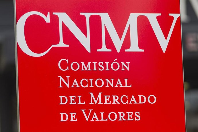 Archivo - Fachada de la Comisión Nacional del Mercado de Valores.