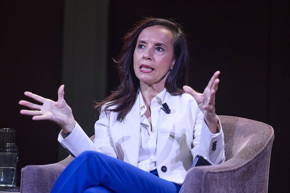 La presidenta del Redeia, Beatriz Corredor, interviene durante los Desayunos del Ateneo, a 4 de mayo de 2026, en Madrid (España). Corredor, que es jurista y registradora de la propiedad, fue ministra de Vivienda de 2008 a 2010 y desde 2020 presidenta del 