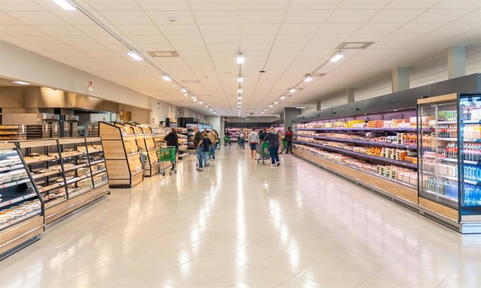 Mercadona abre en Alagón su primera 'Tienda 9' en la provincia.
