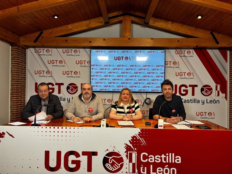 Carlos Arenas (i),  Tomás Pérez, Sara Molledo y José Antonio Sánchez.