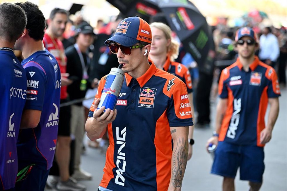 Archivo - Maverick Viñales (Red Bull KTM Tech3) durante el Gran Premio de Tailandia de MotoGP 2026 en el circuito de Chang, en Buriram