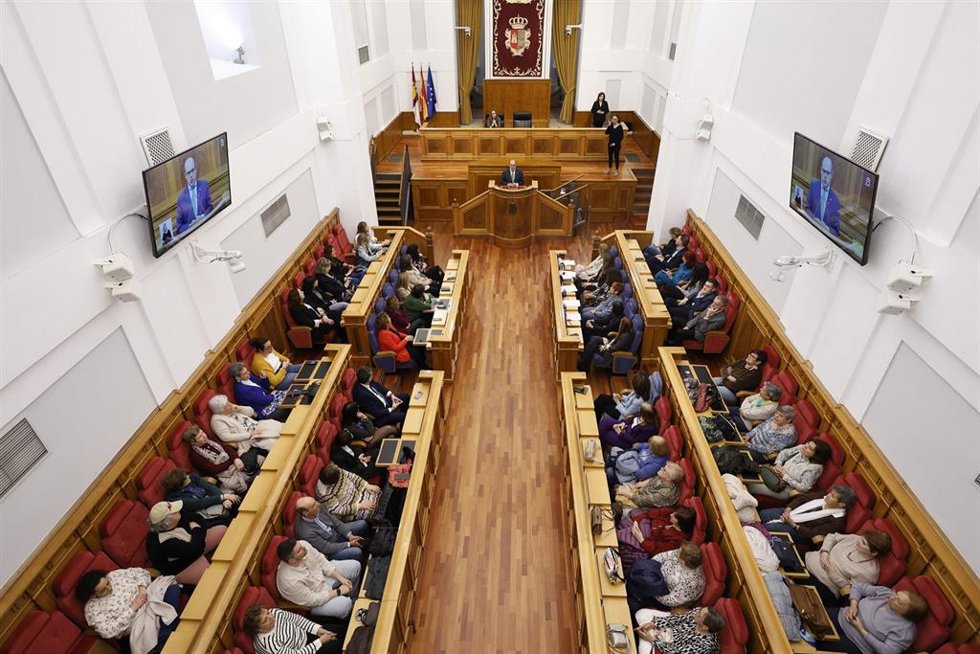 Archivo - Acto institucional en las Cortes con motivo del 8 de marzo, Día Internacional de las Mujeres.