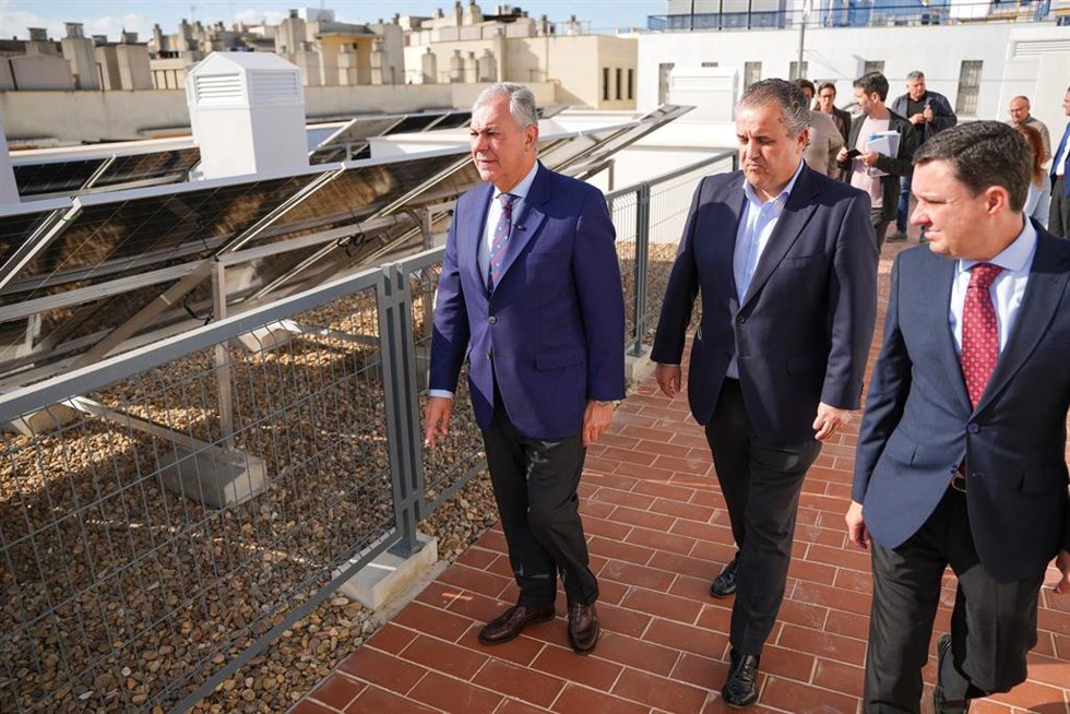El alcalde visita las 16 VPO del residencial La María, con entrega prevista en junio de 2026.