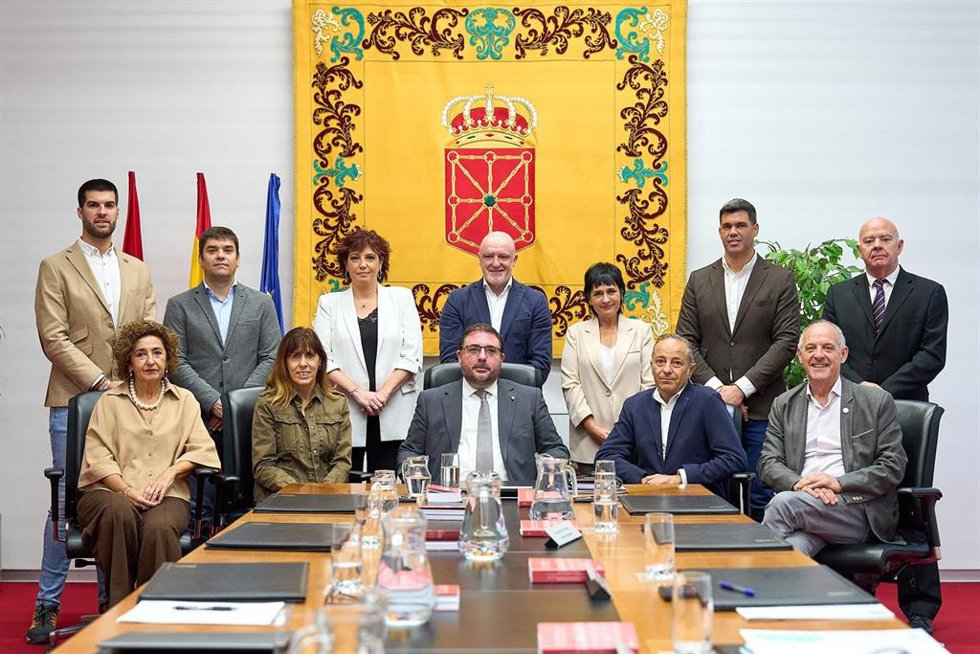 Archivo - Mesa y Junta de Portavoces del Parlamento de Navarra.
