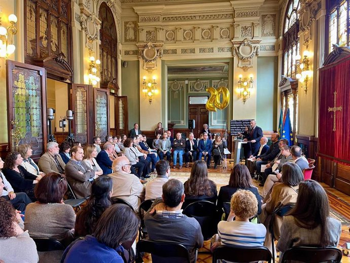 Acto por el Día Nacional de la Convención Internacional sobre los Derechos de las Personas con Discapacidad en la Junta General del Principado.