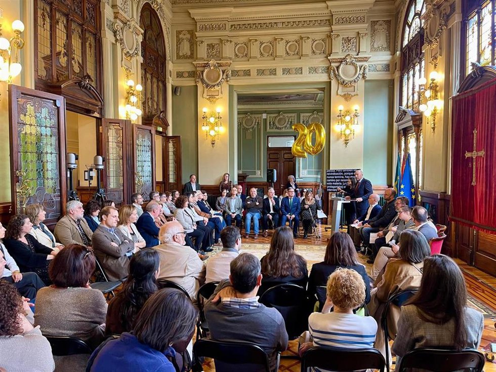 Acto por el Día Nacional de la Convención Internacional sobre los Derechos de las Personas con Discapacidad en la Junta General del Principado.